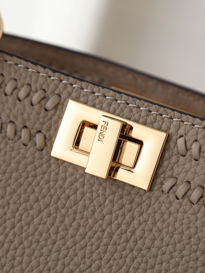 フェンディバッグ細部ディテール